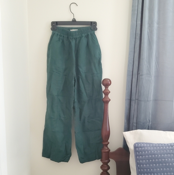 Tradlands Paloma Linen Pants in Emerald - Picture 7 of 12